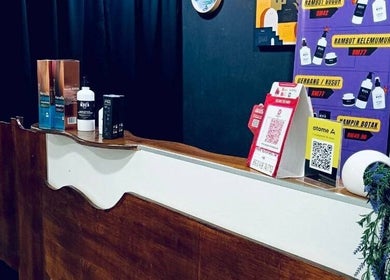 Reception area of Myfa Salon Muslimah Bandar Kuantan, featuring product displays in Bandar Kuantan, Pahang, MY.