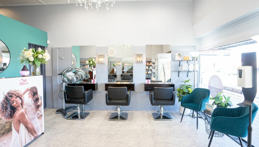The Hair Mansion Salon – kuva 1