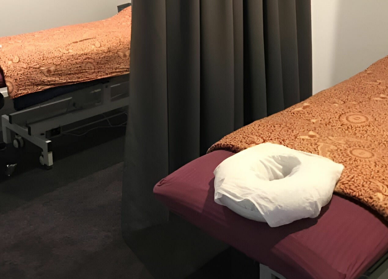 Tranquil therapy room with two massage beds at Yuan Muscle Therapy, Melbourne, Victoria, AU.