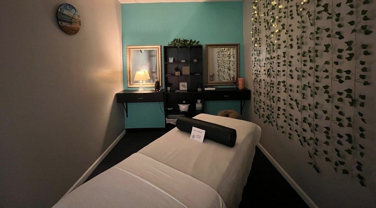 Relaxing massage room at Tropical Touch Spa Walled Lake in Walled Lake, Michigan, US with a soothing ambiance.
