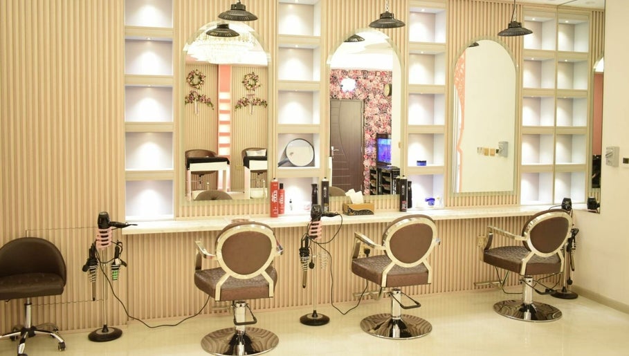 Marolina Beauty Center & Spa image 1