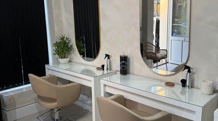 LA Hair and Beauty