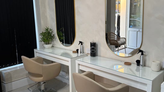 LA Hair and Beauty