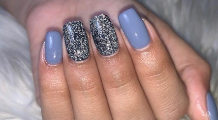 Shimmery Nails зображення 3
