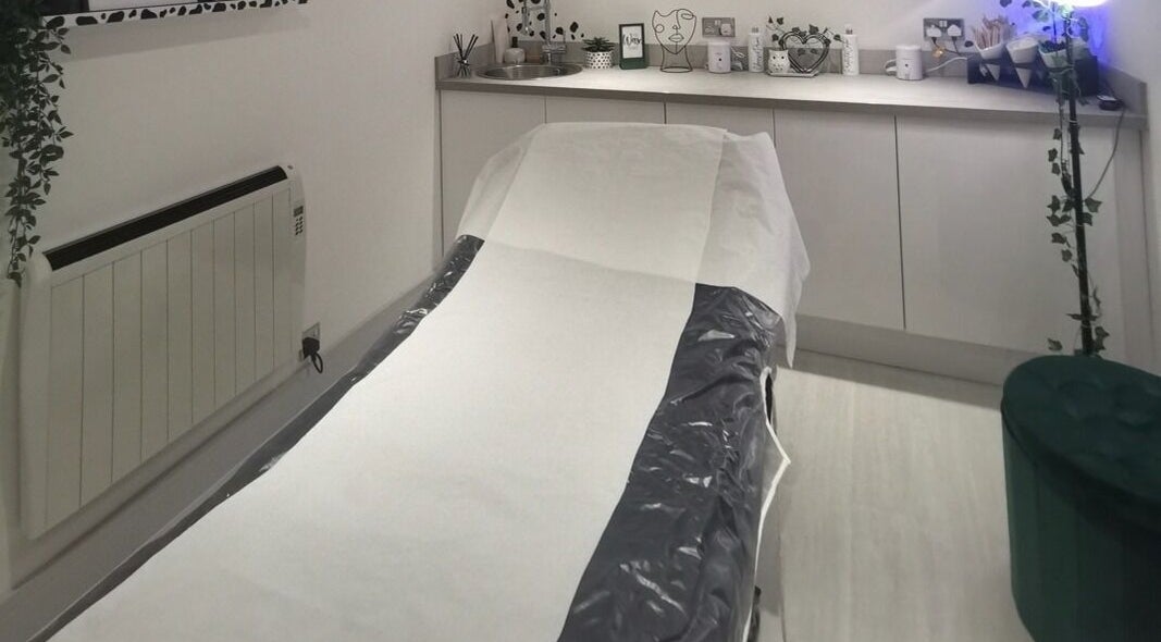 Cozy treatment room at Beauty with Sammie, Coventry, England, GB, featuring a comfy massage table.