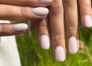 Elegant pastel manicure at Sulking Room Studio, Horsham, England, GB. Perfectly polished nails.