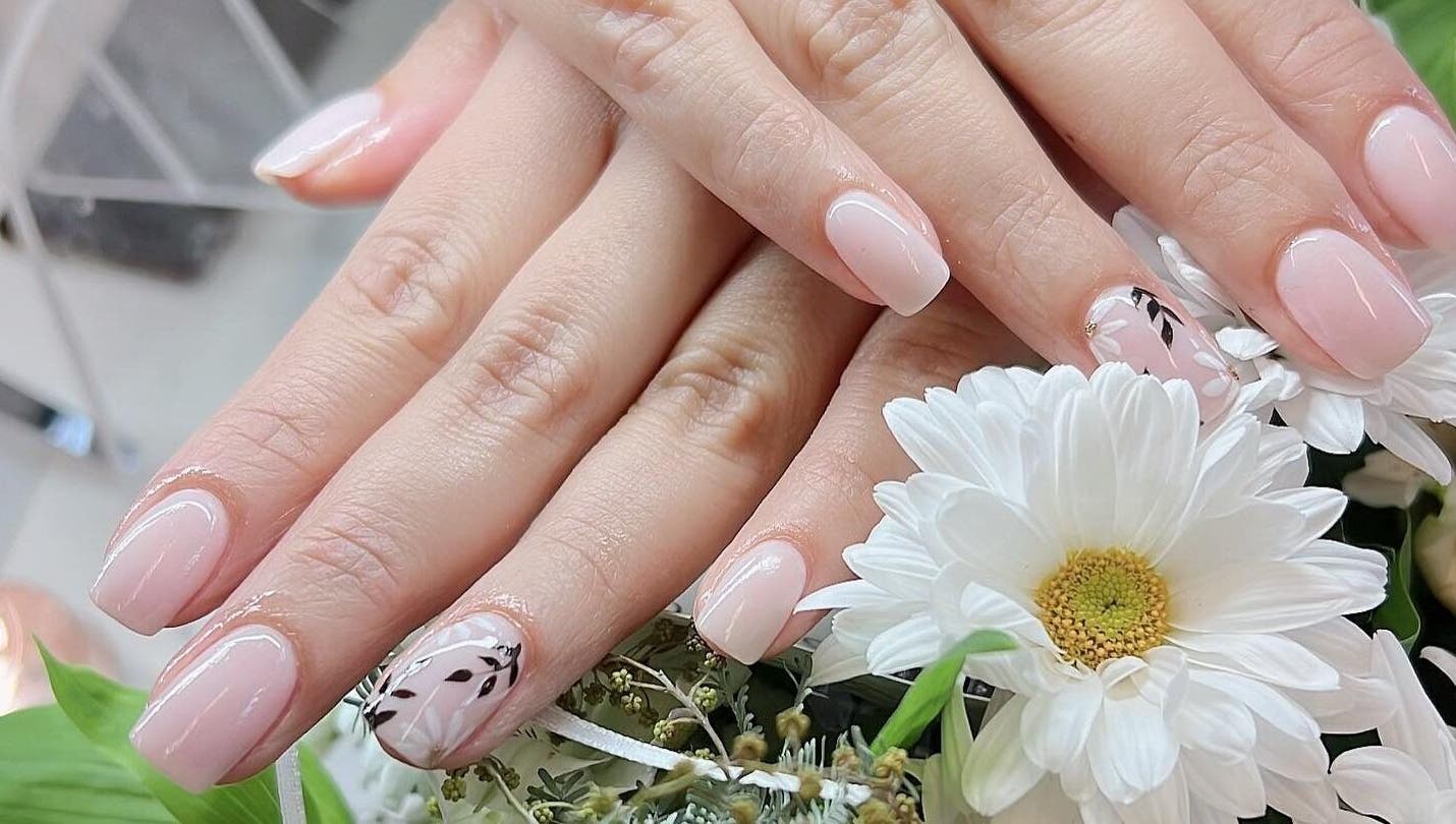 Beautiful nail art with floral design at TK Nails and Beauty (Rosanna), Melbourne, Victoria, AU.