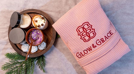 Glow & Grace - Home Service spa essentials in Riyadh, SA, featuring a cozy towel and natural bath products.