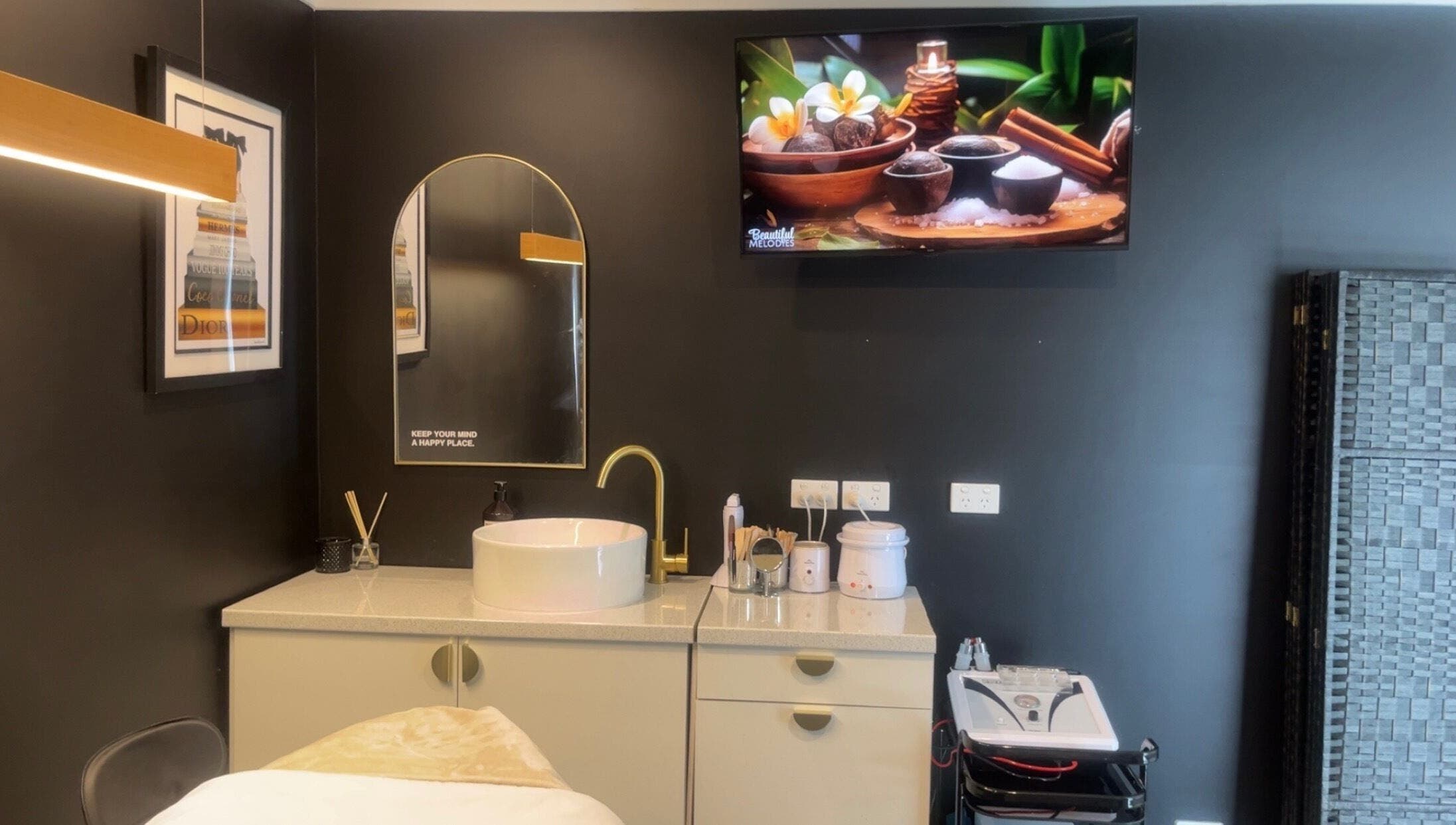 Relaxing spa setup at Stef’s Vogue Beauty, Gregory Hills, New South Wales, AU, showcasing elegance and relaxation.