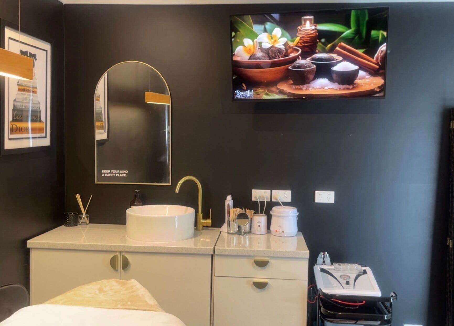 Relaxing spa setup at Stef’s Vogue Beauty, Gregory Hills, New South Wales, AU, showcasing elegance and relaxation.