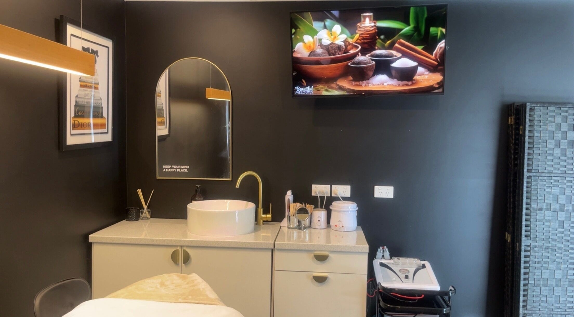 Relaxing spa setup at Stef’s Vogue Beauty, Gregory Hills, New South Wales, AU, showcasing elegance and relaxation.