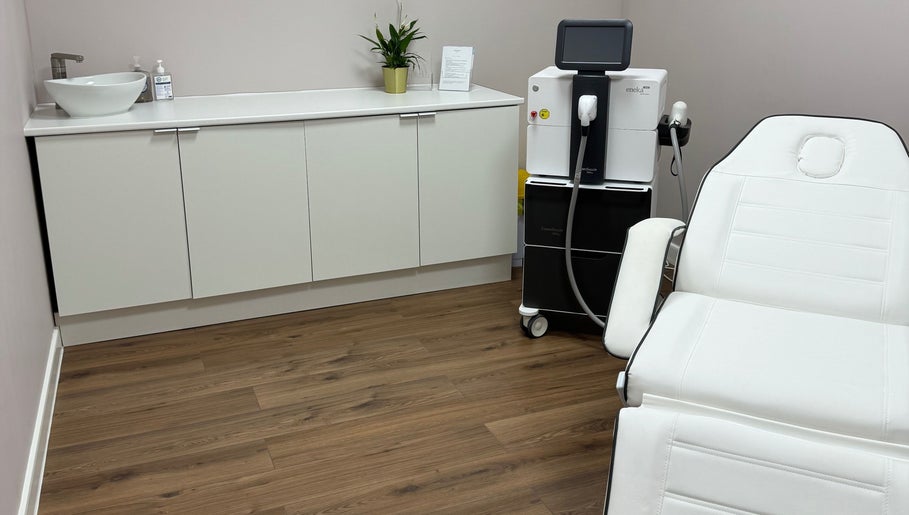 Ossett Laser Clinic by Enhance & Pamper slika 1