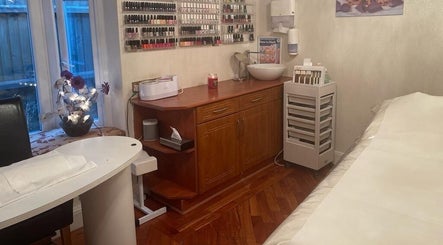 Clinique De Beauté image 2