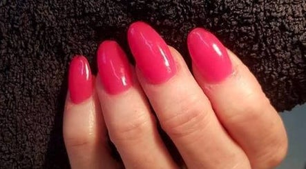 Steph K's Hair and Nails, bild 2