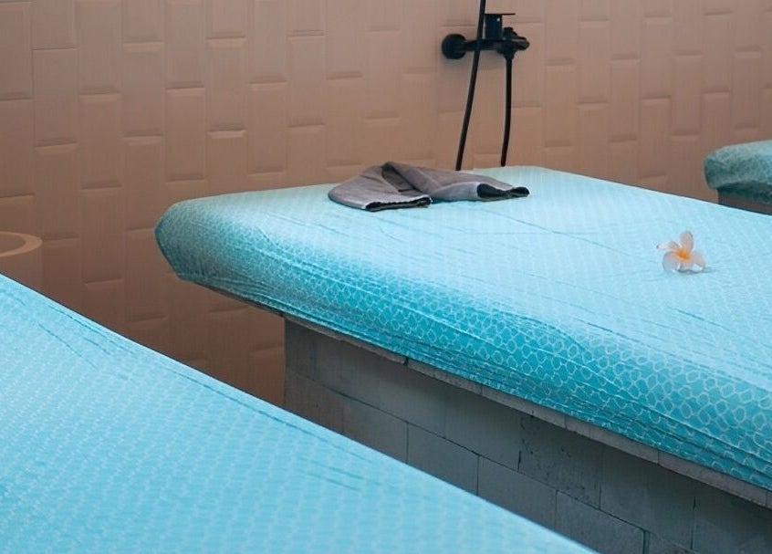 Tranquil massage beds at FRESH! Beauty Lounge Uluwatu, Bali, Bali, ID, offering serene relaxation.