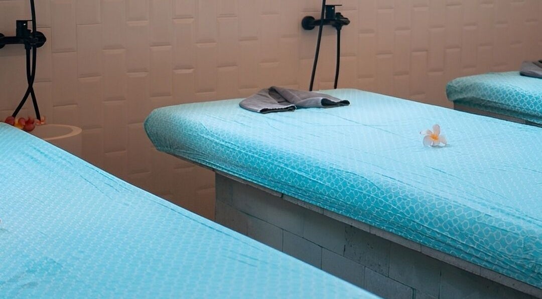 Tranquil massage beds at FRESH! Beauty Lounge Uluwatu, Bali, Bali, ID, offering serene relaxation.