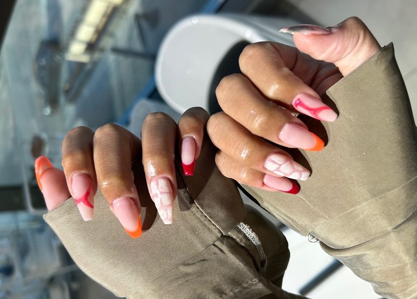 تصميم أظافر فاخر في Top Coat elite Ladies Salon, الخبر, المنطقة الشرقية, SA يوفر إطلالة عصرية.