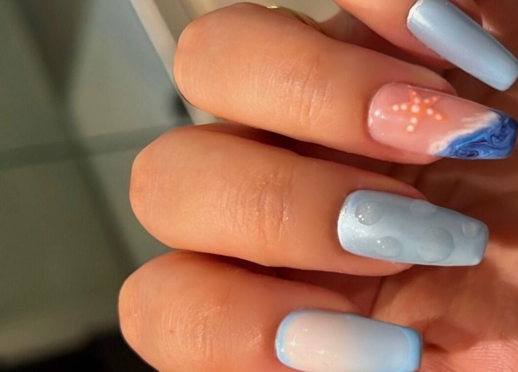 تصميم أظافر بلمسة بحرية في Top Coat elite Ladies Salon, الخبر, المنطقة الشرقية, SA.