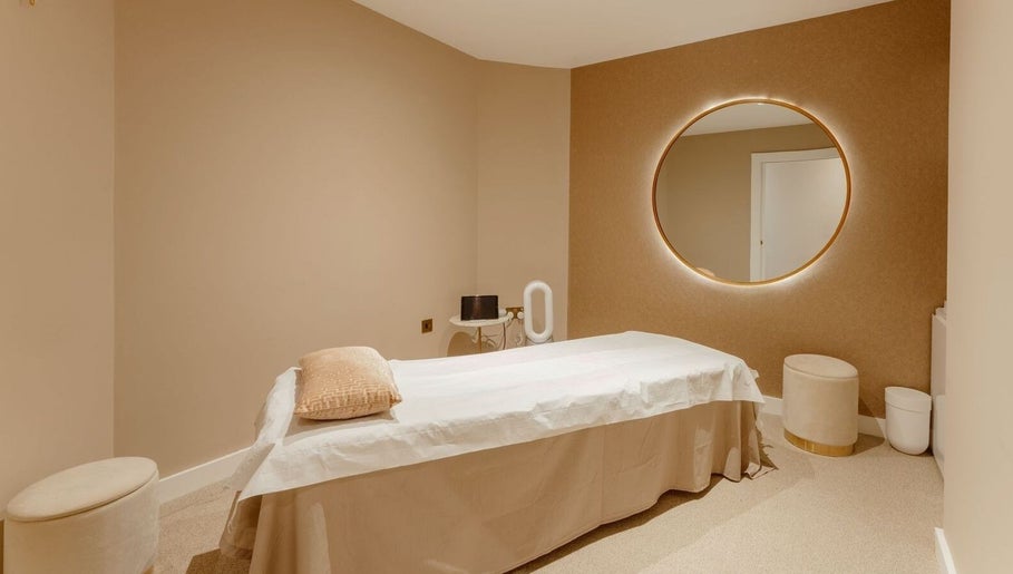 Dr Rapha Beauty Clinic image 1