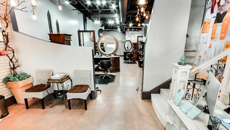 Town Center Salon – kuva 1