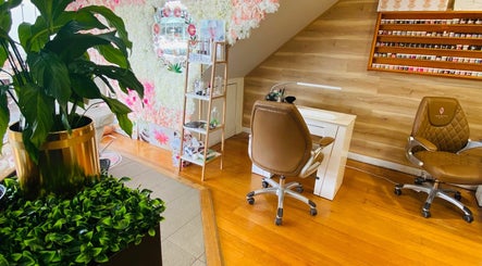 JG's Nail Spa & Beauty image 2