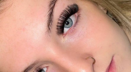 Image de Friday Night Lashes and Beauty 2