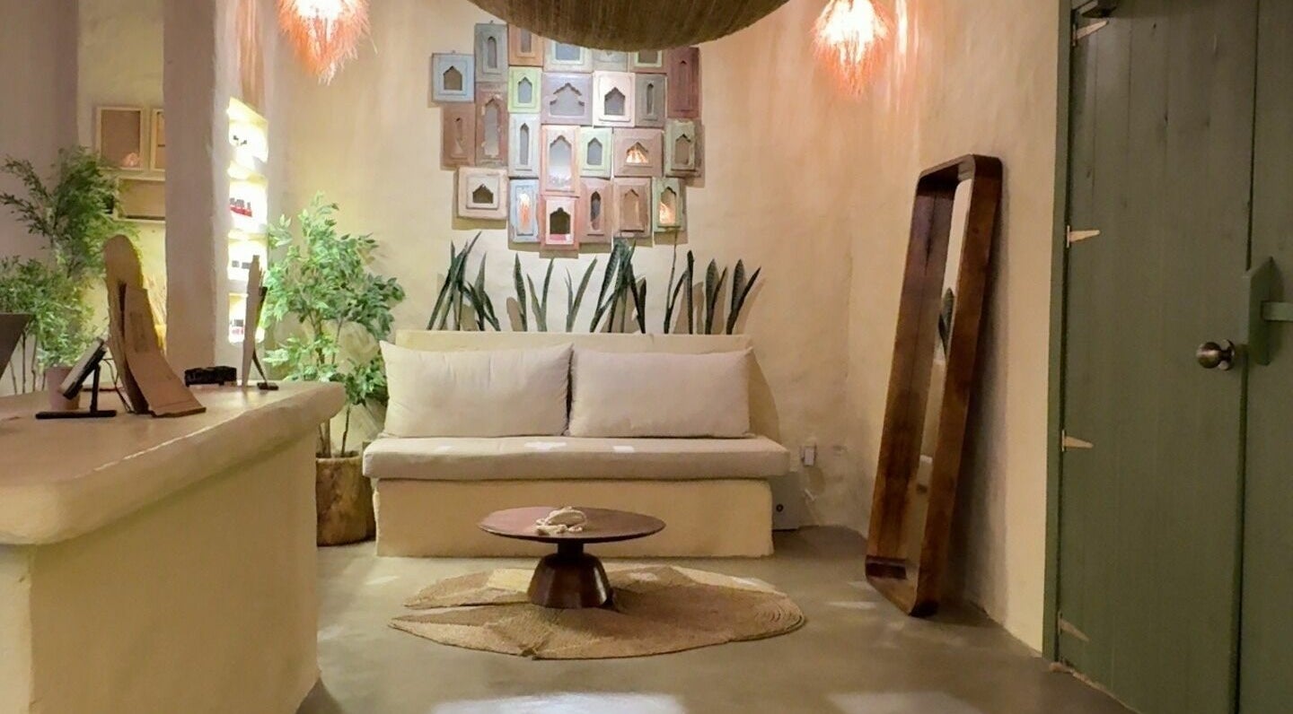 Cozy lounge at Verve Spa Alrabi in Riyadh, Riyadh Province, SA with rustic decor and inviting seating.