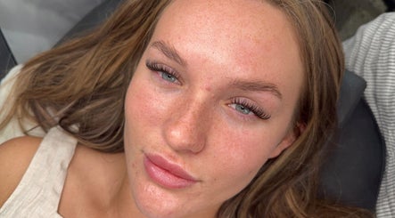 Springfield Miss Rose Lashes and Beauty