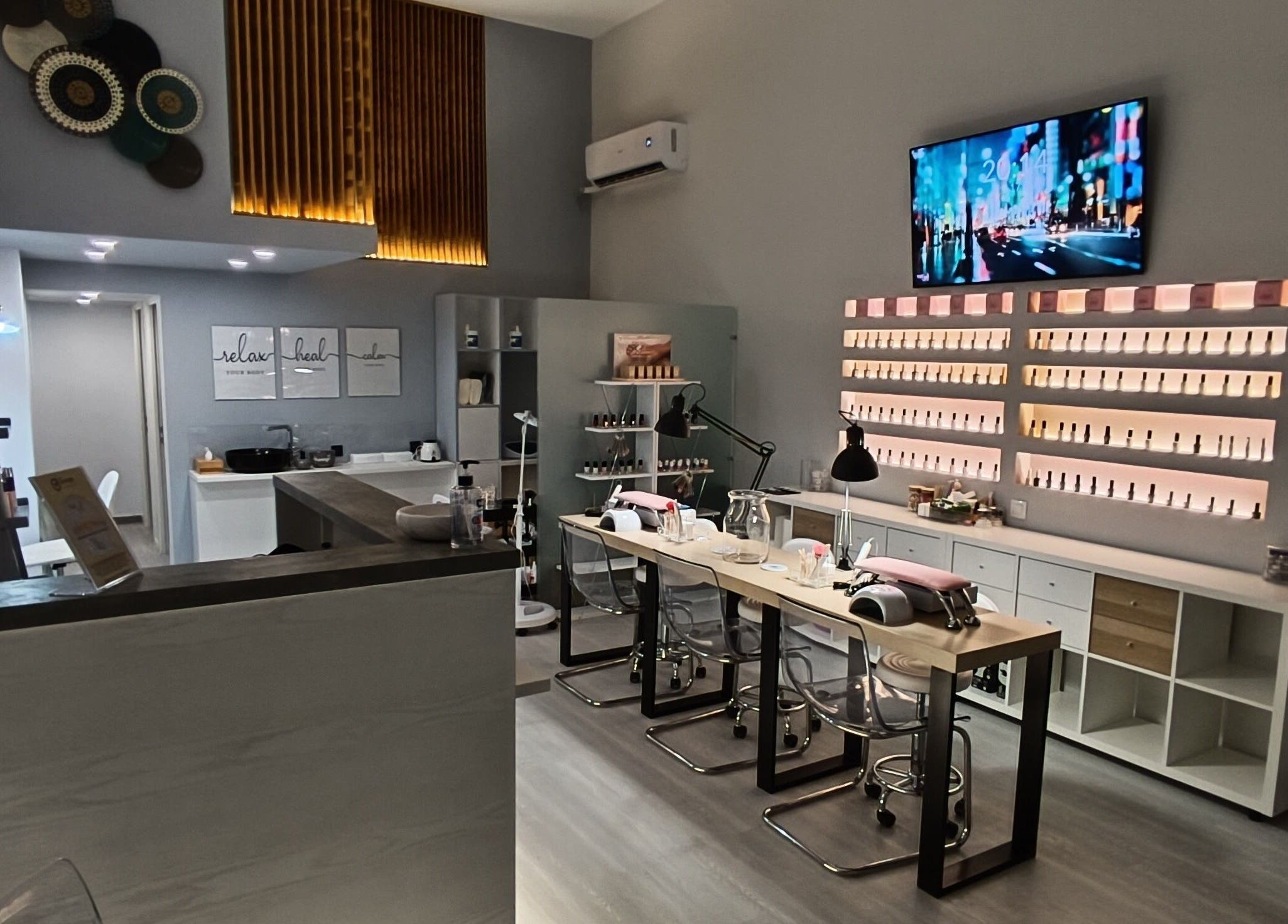 Εσωτερικό Nail me Up - Θρακομακεδόνες, ΑΧΑΡΝΕΣ, Θρακομακεδόνες, GR με κομψό ντεκόρ και προϊόντα ομορφιάς.