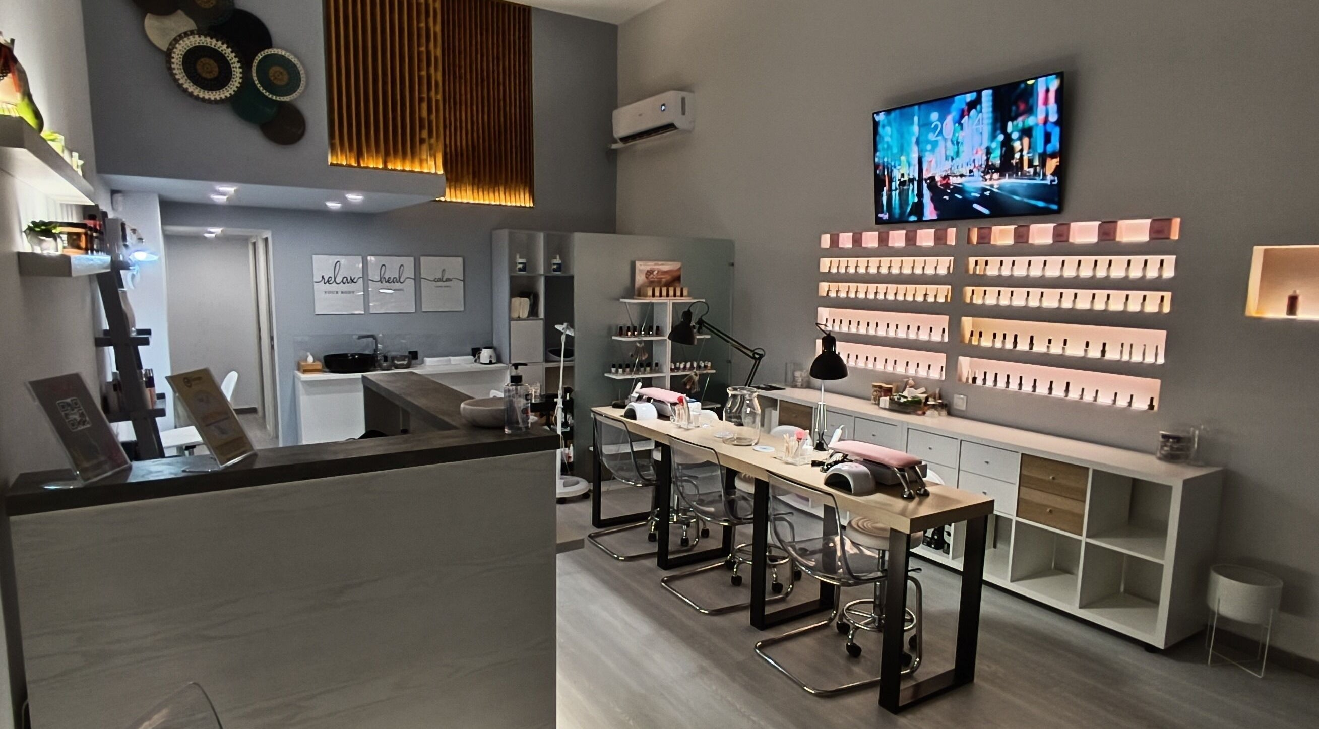 Εσωτερικό Nail me Up - Θρακομακεδόνες, ΑΧΑΡΝΕΣ, Θρακομακεδόνες, GR με κομψό ντεκόρ και προϊόντα ομορφιάς.