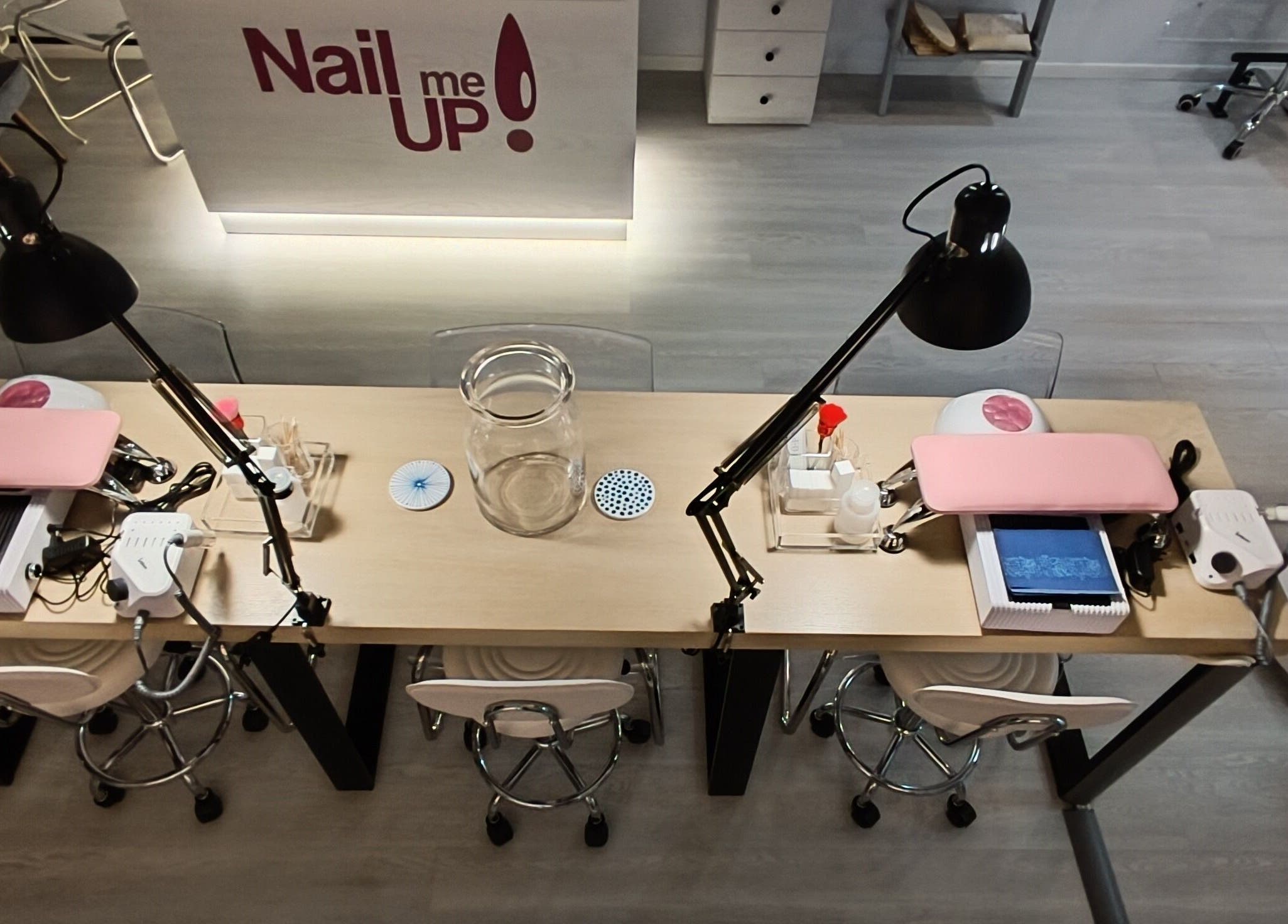 Άνετος χώρος νυχιών στο Nail me Up - Θρακομακεδόνες, ΑΧΑΡΝΕΣ, Θρακομακεδόνες, GR.