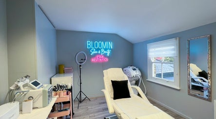 Bloomin Skin and Laser изображение 2