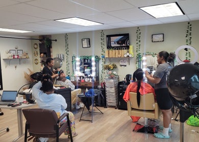 Inside A'daora Trichology & Wellness Inst. showcasing hairstyling in Towson, Maryland, US for beauty care.