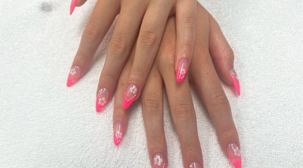 Pretty Woman Nail and Spa, bild 3