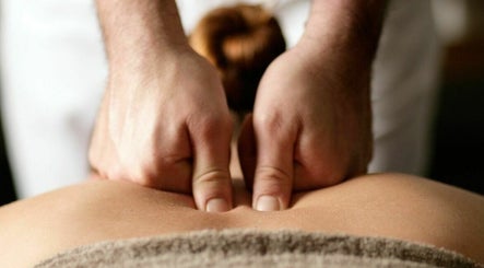 Ark Massage Therapy - Glasgow East Bild 2