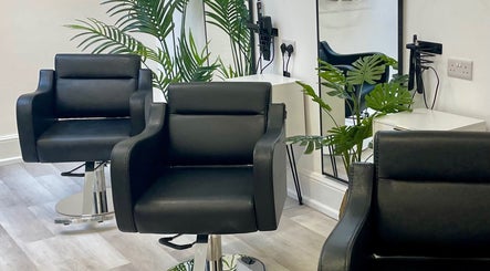 Karen Alba Higgins Hairdressing at The Salon