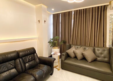 Elegant waiting area with sofas at CLG Aesthetics Marikina, Metro Manila, PH offering tranquil ambiance.