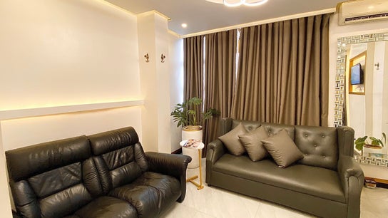 Elegant waiting area with sofas at CLG Aesthetics Marikina, Metro Manila, PH offering tranquil ambiance.