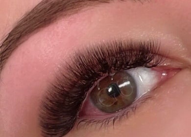 Close-up of expertly styled eyelash extensions at Glowup Studio, Haymarket, New South Wales, AU.