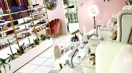Lucent Beauty Salon (Καβαλας) image 2