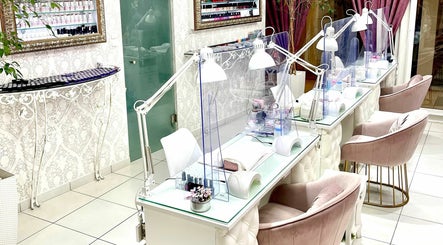 Lucent Beauty Salon (Καβαλας)