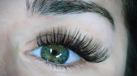 Lashes by Moon imaginea 2