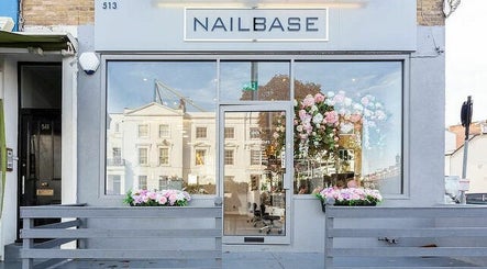 NailBase London imaginea 3