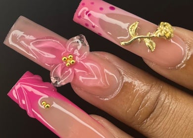 Ongles avec art floral en 3D chez Nails by Leiiy, Schoelcher, Schoelcher, MQ, style élégant et unique.