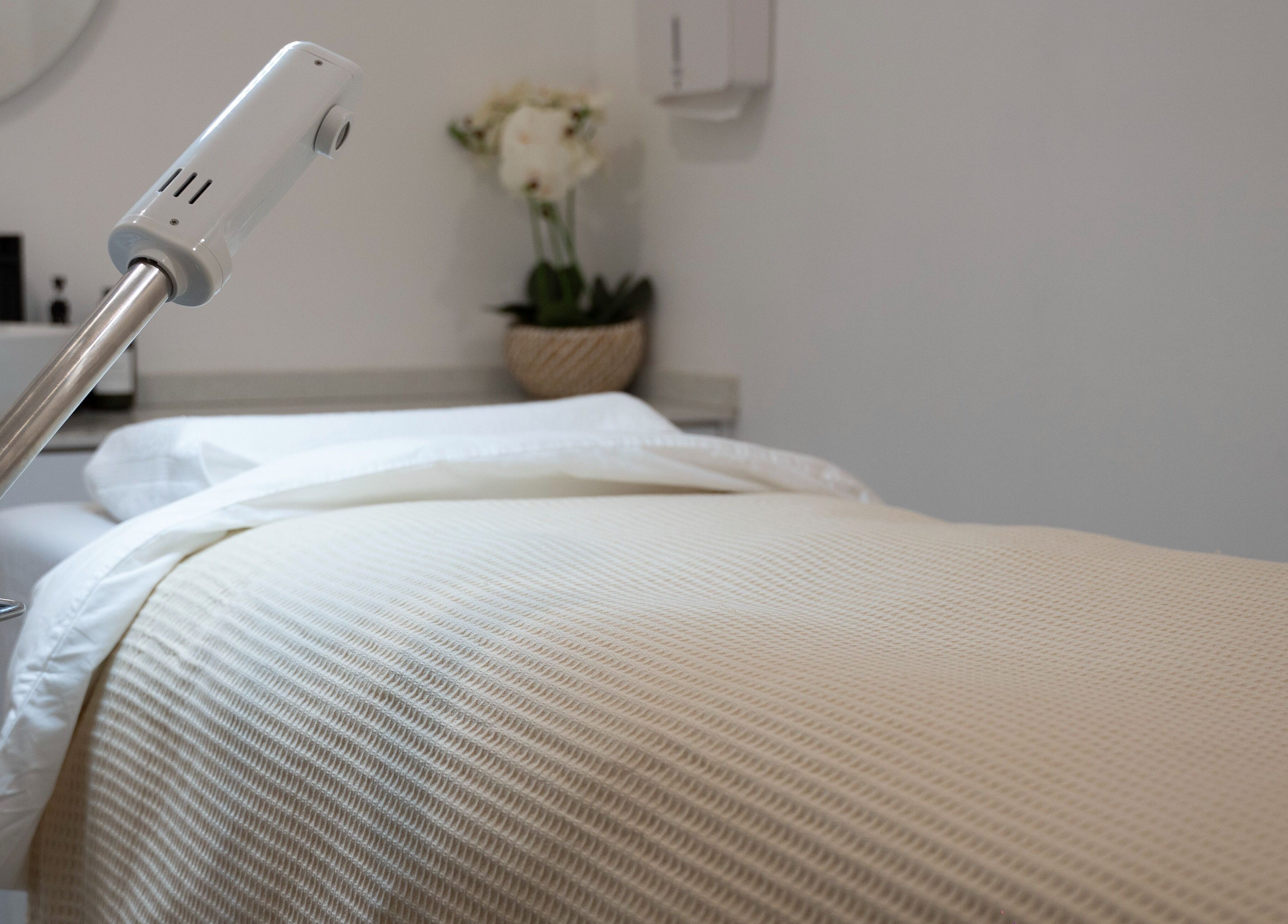 Relaxing spa room at The House of Beauty (Nadi), showcasing a treatment bed in Nadi, Western Division, FJ.
