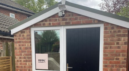 Iris Nail & Brow Studio image 2