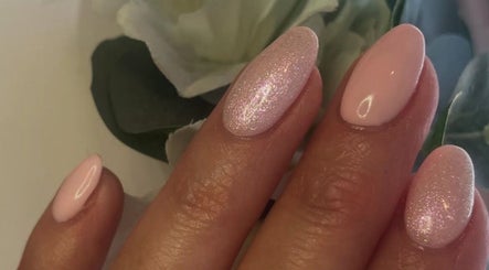 Vanity Mobile Nails and Beauty by Adele