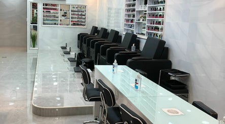 Perfect Nails Beauty Salon imaginea 3