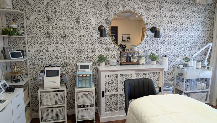 S.L. Skin Studio, bilde 1