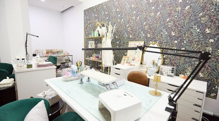 Nail Société